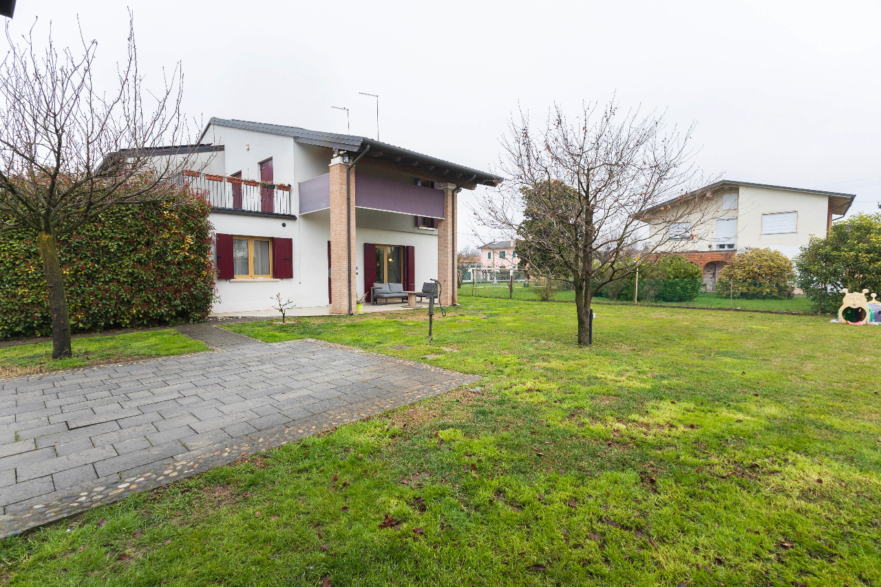 Casa Bifamiliare/Schiera in vendita a Silea